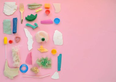 Çevre felaketi Denizden gelen çöpler. plastik atık