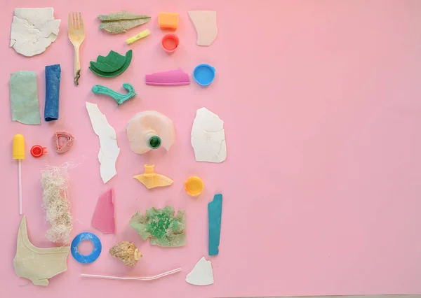 Çevre felaketi Denizden gelen çöpler. plastik atık