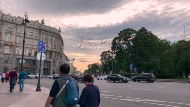 Petersburg Russia September 2019 Virksom Trafikk Sentrum Byens Landskap Mennesker – stockvideo