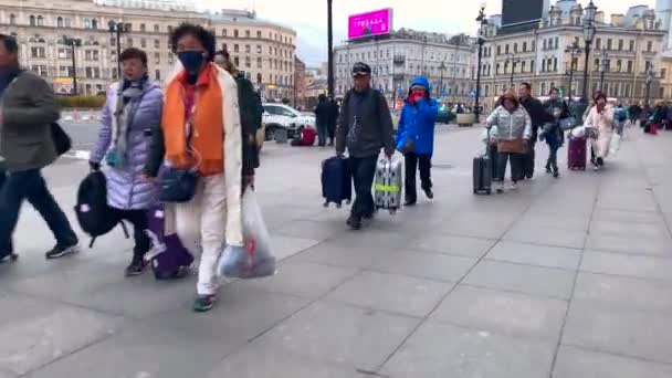 Petersburg Rusya Ekim 2019 Bavullu Farklı Turistler Vosstaniya Meydanı Ndaki — Stok video