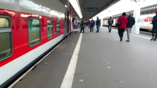 Petersburg Russie Octobre 2019 Rencontre Deux Personnes Train Gare Moscou — Video