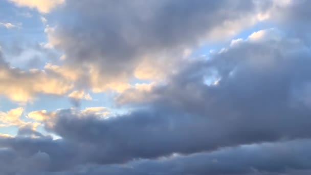タイムラプス 雲のある美しい青空 自然の穏やかな自然のリラックスした背景 — ストック動画