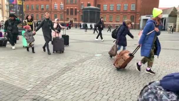 Petersburg Russia October 2019 Teenagers Children Different People Suitcases Large — Stock Video