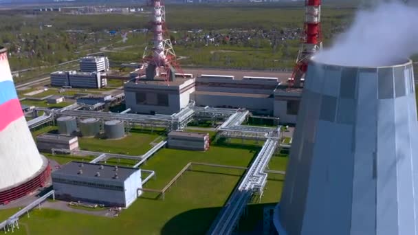 Luftaufnahme Eines Thermischen Kraftwerks Blockheizkraftwerk Industrielle Wärmeversorgung Für Eine Großstadt — Stockvideo