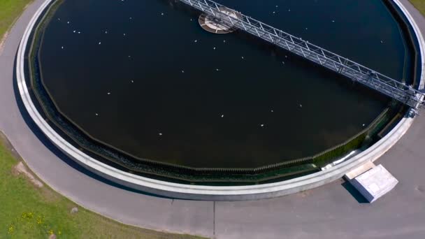 Flygfoto Över Behandlingsanläggningar Pumpstation Och Dricksvattenförsörjning Industriell Och Urban Vattenrening — Stockvideo