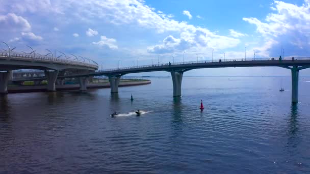 Petersburg Russia June 2020 Guys Water Cycles Ride Bridge Gulf — 图库视频影像