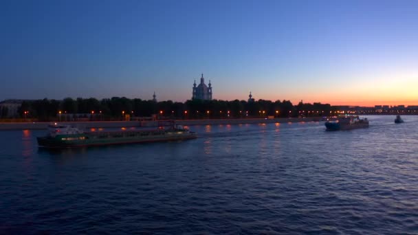 Bolsjeokhtinskij Bron Vacker Vindbro Över Nevafloden Sankt Petersburg Vita Nätter — Stockvideo