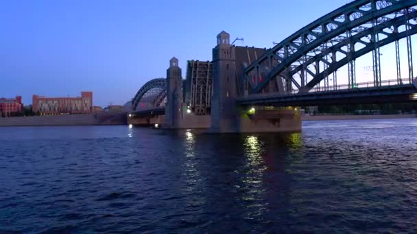 Bolsheokhtinsky Köprüsü Petersburg Daki Neva Nehri Üzerinde Güzel Bir Asma — Stok video