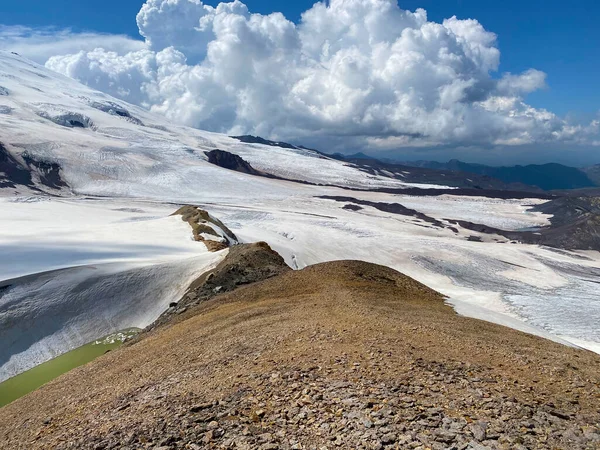 Elbrus Montanha Vista Aérea Uma Bela Paisagem Montanha Inverno Encostas — Fotografia de Stock