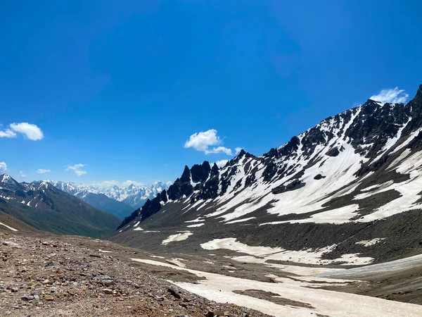 Veduta Aerea Bellissimo Paesaggio Montano Pendii Rocciosi Della Regione Settentrionale — Foto Stock