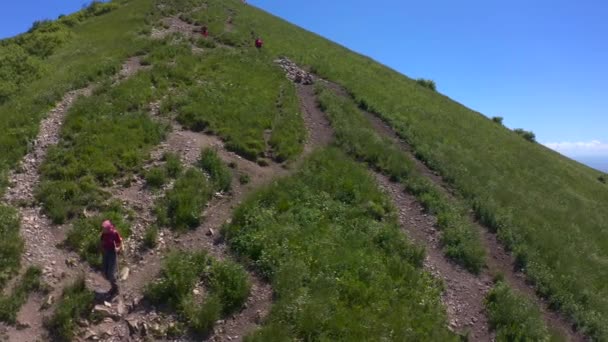 Pyatigorsk Rusia Junio 2020 Vista Aérea Personas Caminando Por Sendero — Vídeo de stock