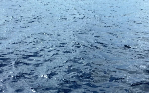 Vackert Blått Hav Tyst Vågor Till Havs Lugn Naturlig Koppla — Stockfoto
