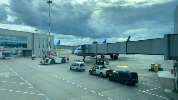 Saint Petersburg Russia August 2020 Passenger Plane Telescopic Gangway Stands — Stock Video