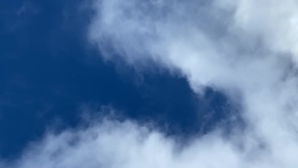 Timelapse Belo Céu Azul Com Nuvens Brancas Movimento Das Nuvens — Vídeo de Stock