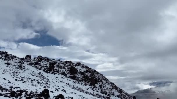Sněhem Pokryté Hory Kopce Blízkosti Sopky Bezymyanny Klyuchevskoy Volcano Park — Stock video