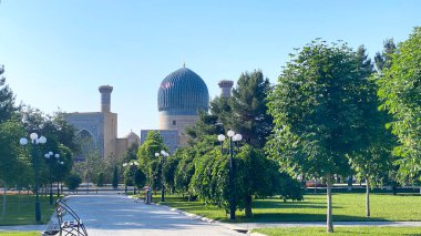 Gur-Emir mozolesi, Semerkand. Özbekistan 'a bir gezi. Ortaçağ doğusunun ikonik bir mimari topluluğu. Tamerlane 'in mozolesi. Müslüman geleneksel mimarisi.