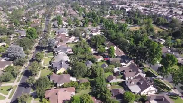 Пасадена, Калифорния США. Воздушный беспилотник жилого района — стоковое видео