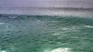 Pasifik Okyanusu Dalgaları Cabo San Lucas, Baja, Meksika 'daki Sandy Plajında Kırılıyor