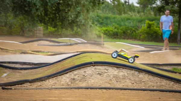 Gele Elektrische Buggy Racen Een Offroad Outdoor Track — Stockfoto