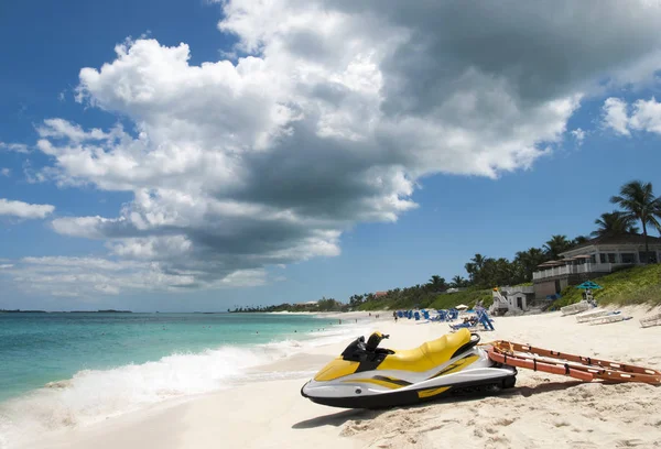 Het Vervoer Van Een Badmeester Paradise Island Strand Bahama — Stockfoto