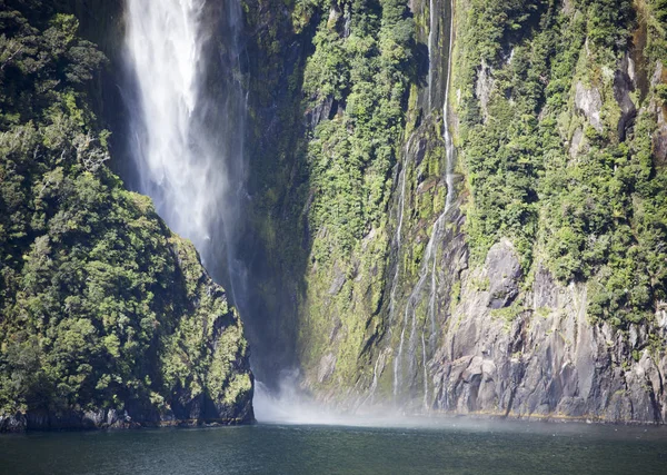 Vodopád Milford Sound Fiordland National Park Nový Zéland — Stock fotografie