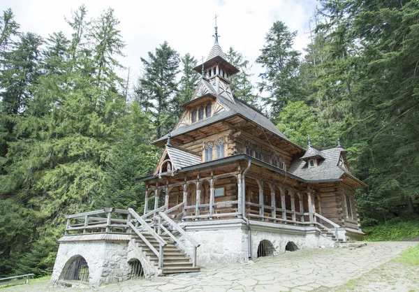 Elegante Iglesia Católica Madera Ciudad Turística Zakopane Polonia —  Fotos de Stock