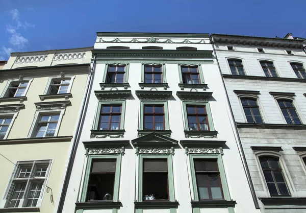 Ventanas Abiertas Edificios Estrechos Casco Antiguo Cracovia Polonia Fotos de stock