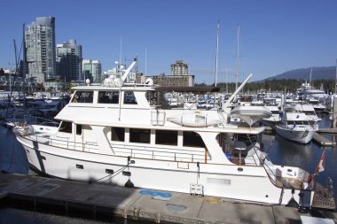 Kömür Limanı district marina Vancouver downtown (British Columbia içinde motorlu tekne).