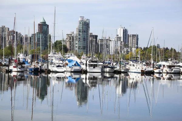 Barcas Marinas Reflexiones Del Distrito Coal Harbour Centro Vancouver Columbia —  Fotos de Stock