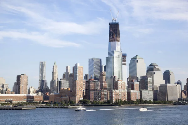 Båtar Passerar Förbi Nedre Manhattan Längs Hudson River New York — Stockfoto