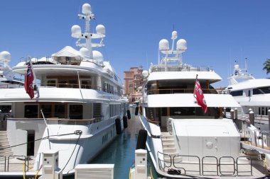 Cennet Adası Marina, Bahamalar tatil hedef Lüks Yatlar demirli.