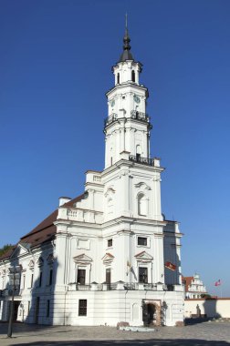 Ana Eski Şehir Meydanı (Litvanya tarihi Kaunas town hall).