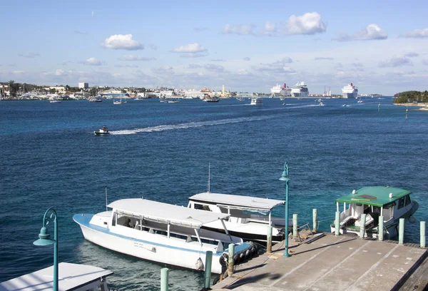 Het Transport Van Water Tussen New Providence Paradise Eilanden Nassau — Stockfoto