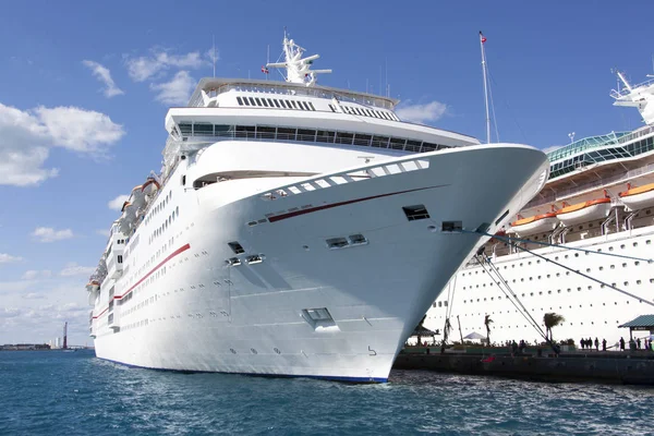 Navi Crociera Ormeggiate Nel Porto Nassau Destinazione Turistica Più Popolare Immagini Stock Royalty Free
