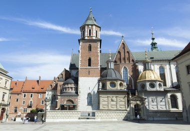Tarihi 14 Wawel Katedrali geleneksel olarak taç giyme sitesi (Krakow, Polonya Polonyalı hükümdarları olarak hizmet vermiştir).