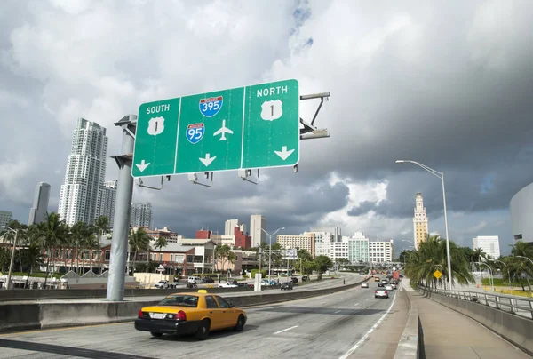 Port Boulevard Ved Indgangen Til Miami Downtown Florida - Stock-foto