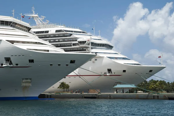 Nassau Karayipler Bahamalar Popüler Tatil Hedef Içinde Demirleyen Gemi Cruise — Stok fotoğraf