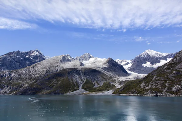 Vista Panorámica Costa Montañosa Nevada Glacier Bay Alaska — Foto de Stock