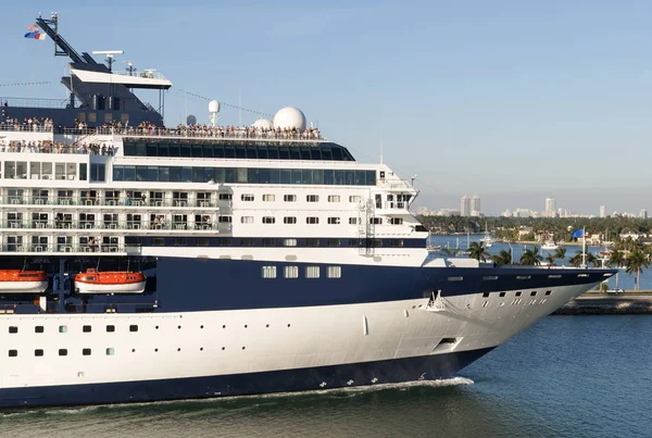 Voering Van Cruise Vanaf Miami Main Kanaal Naar Open Zee — Stockfoto