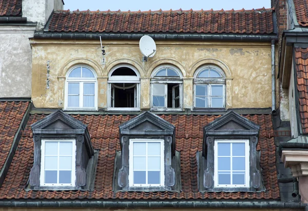 Rooftops Windows Made Look Older Completely Rebuilt Warsaw Old Town — Stock Photo, Image