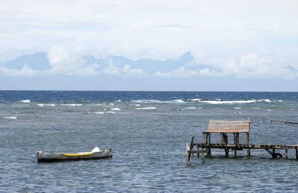 Острів-Roatan дерев'яні пара — стокове фото