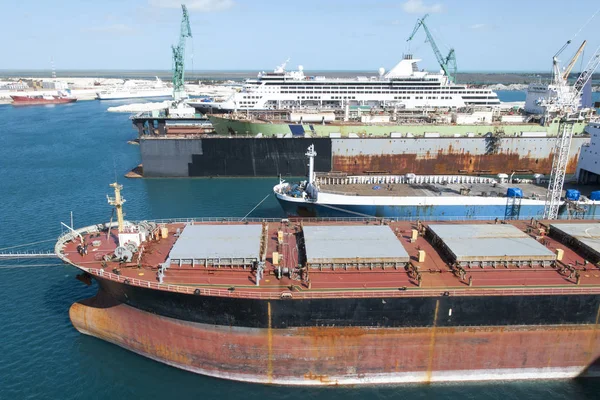 Grand Bahama Island Port Ships