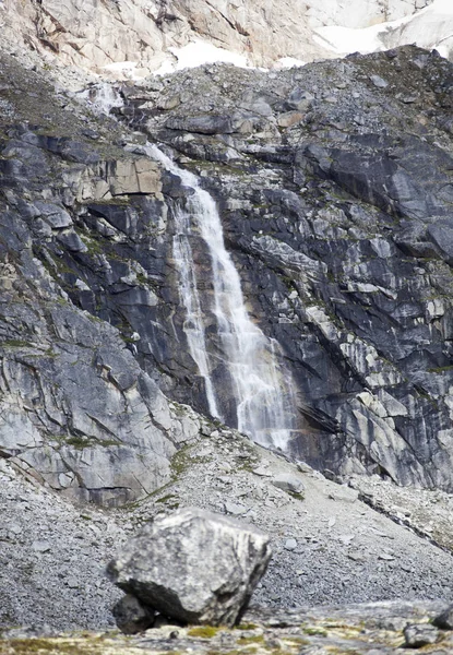 Alaska's Devil's Punchbowl Waterfall — Stock Photo, Image