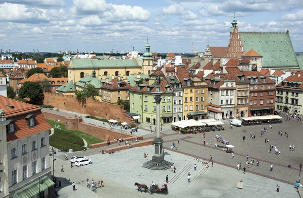 Cidade velha de Varsóvia com a coluna de Sigismund — Fotografia de Stock