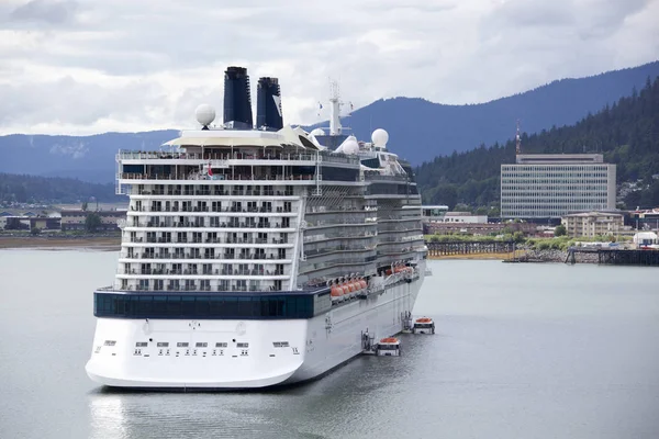 Navire de croisière Arrivée à Juneau — Photo