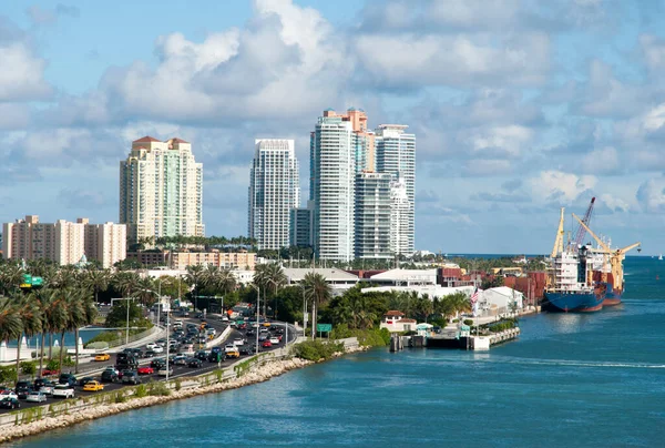 Het Uitzicht Main Channel Drukke Macarthur Causeway Verkeer Miami Beach — Stockfoto
