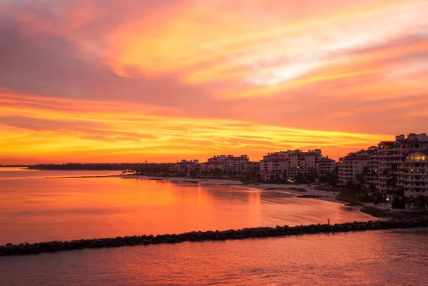 Fisher Island Coastline Red Color Sea Sky Sunset Miami Florida — Stock Photo, Image