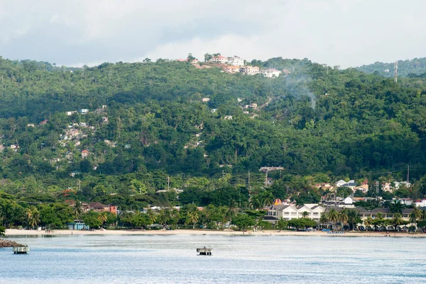 Vista Praia Uma Colina Ocho Rios Cidade Resort Jamaica — Fotografia de Stock