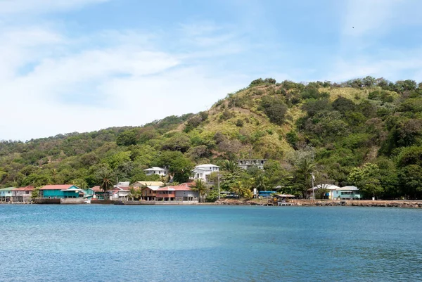 Вид Курортного Острова Роатан Гондурас Город Коэльо Холе Шипами Позади — стоковое фото