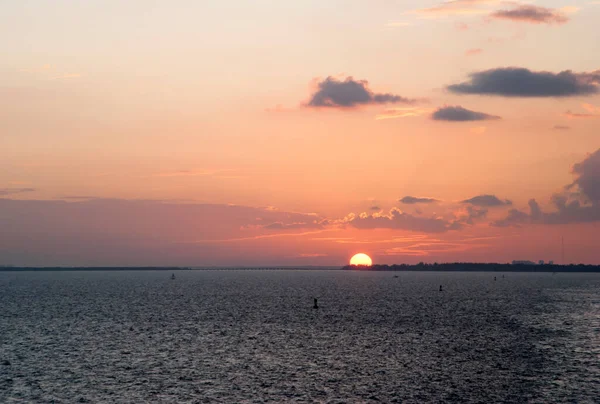 Pomarańczowe Niebo Zachodu Słońca Zachodem Słońca Wybrzeżem Miami Floryda — Zdjęcie stockowe